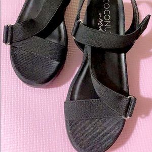 Coconuts by Matisse Black sandals size 8.5